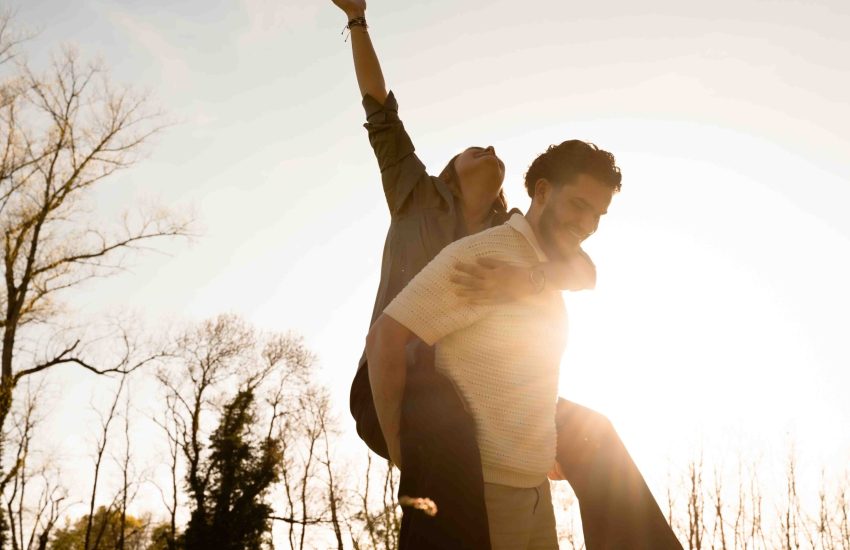 photographe-portrait-laetitia-duvernay-moments-seance-photo-beaujolais-photo-couple-soleil